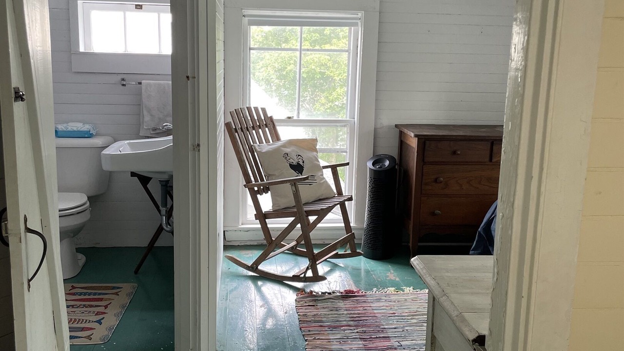 Photo of Bathroom in New Harbor