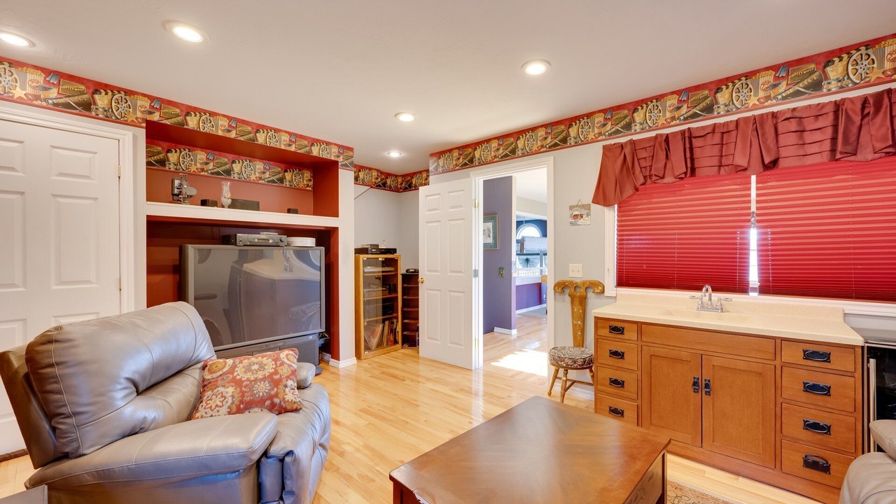 Photo of Livingroom in Newport