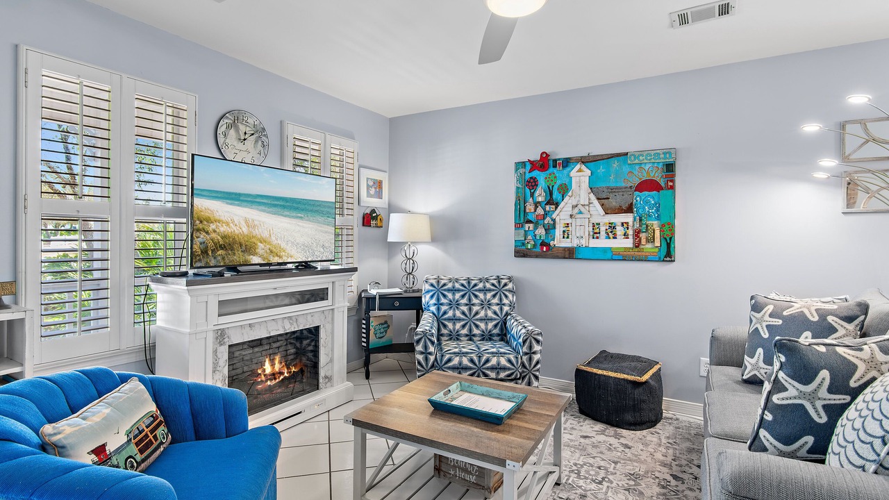 Photo of Livingroom in Clipper Cove