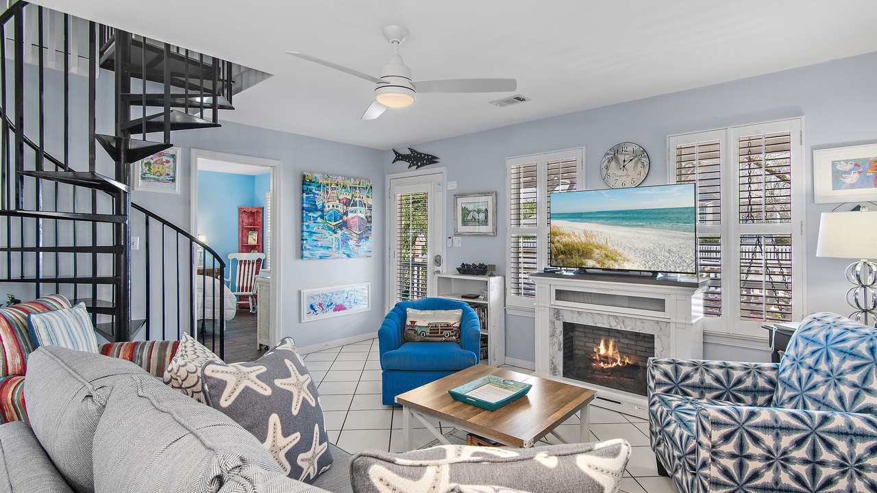 Photo of Livingroom in Clipper Cove