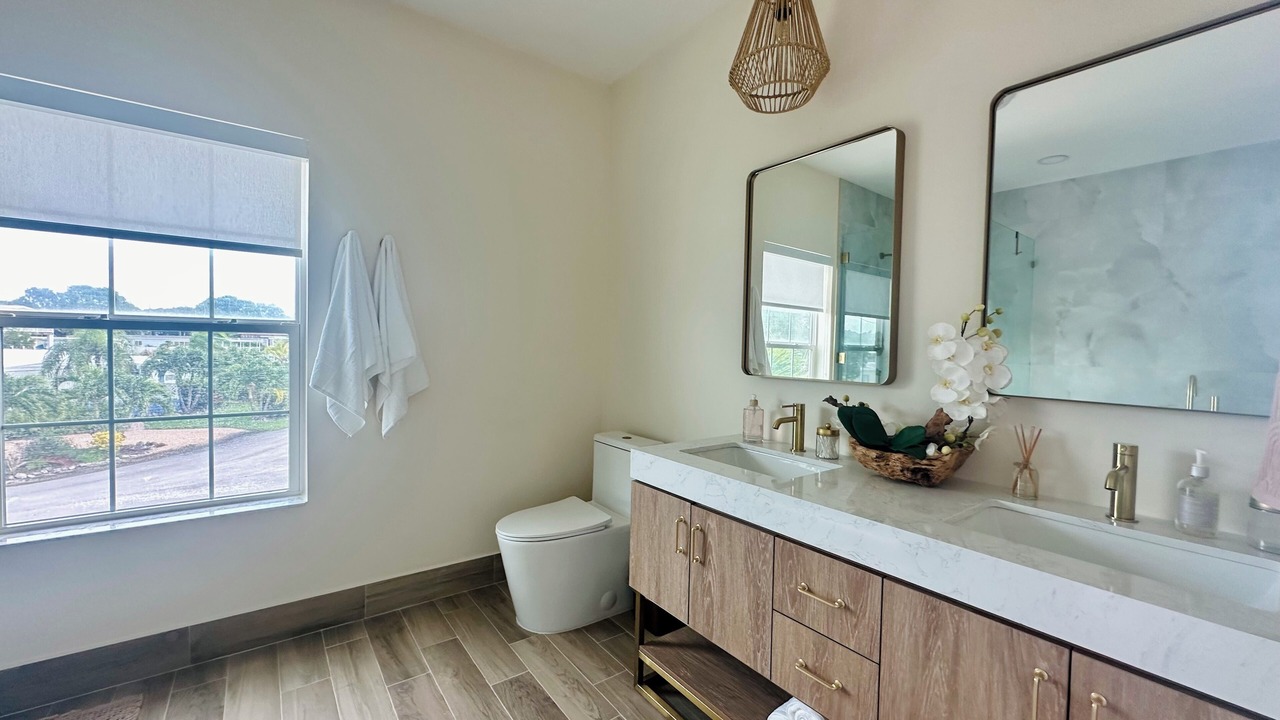 Photo of Bathroom in Cross Key Waterways