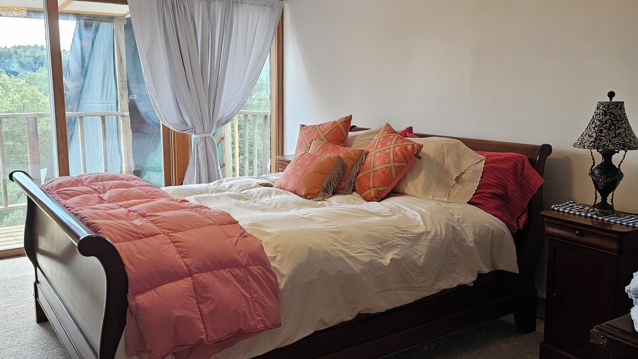Photo of Bedroom in Waldoboro