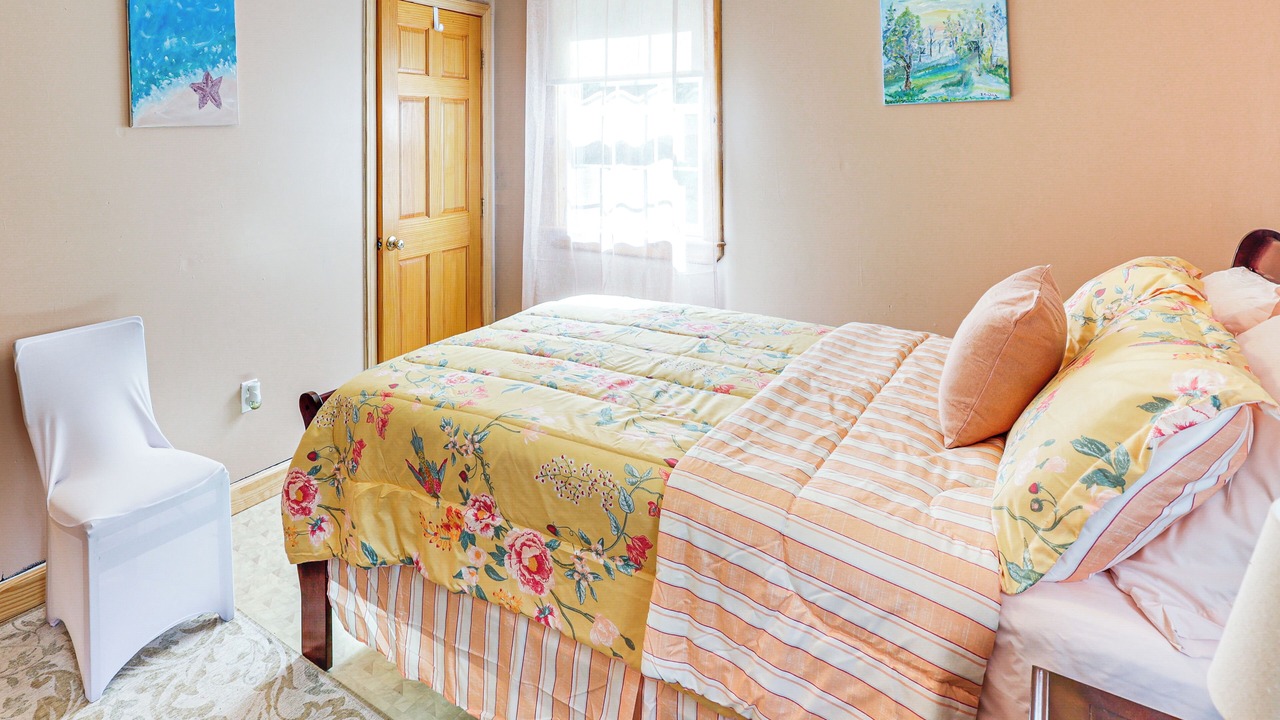 Photo of Bedroom in Crystal