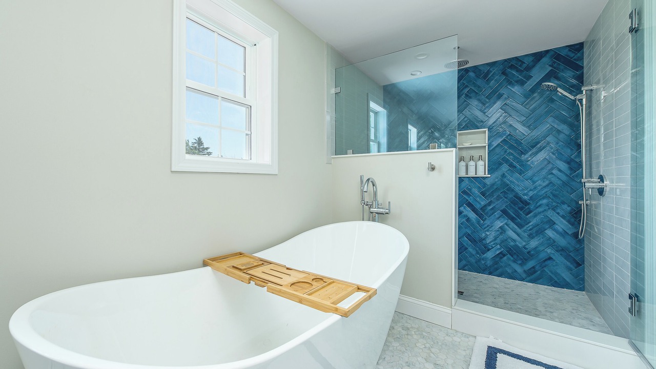 Photo of Bathroom in Mid-Coast and Islands