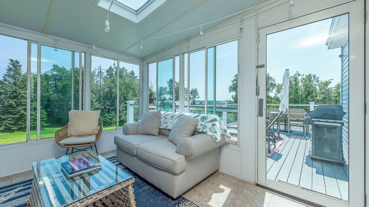 Photo of Livingroom in Mid-Coast and Islands