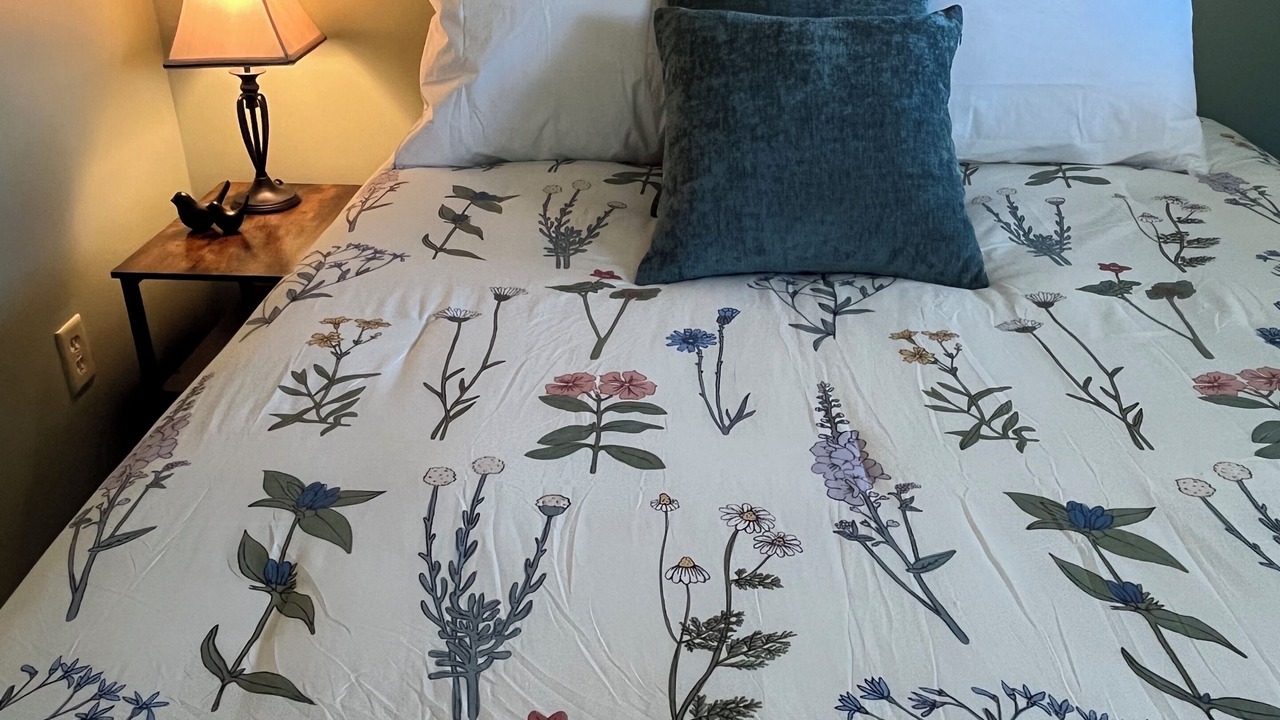 Photo of Bedroom in Colebrook