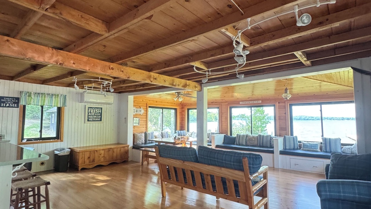 Photo of Livingroom in Lee