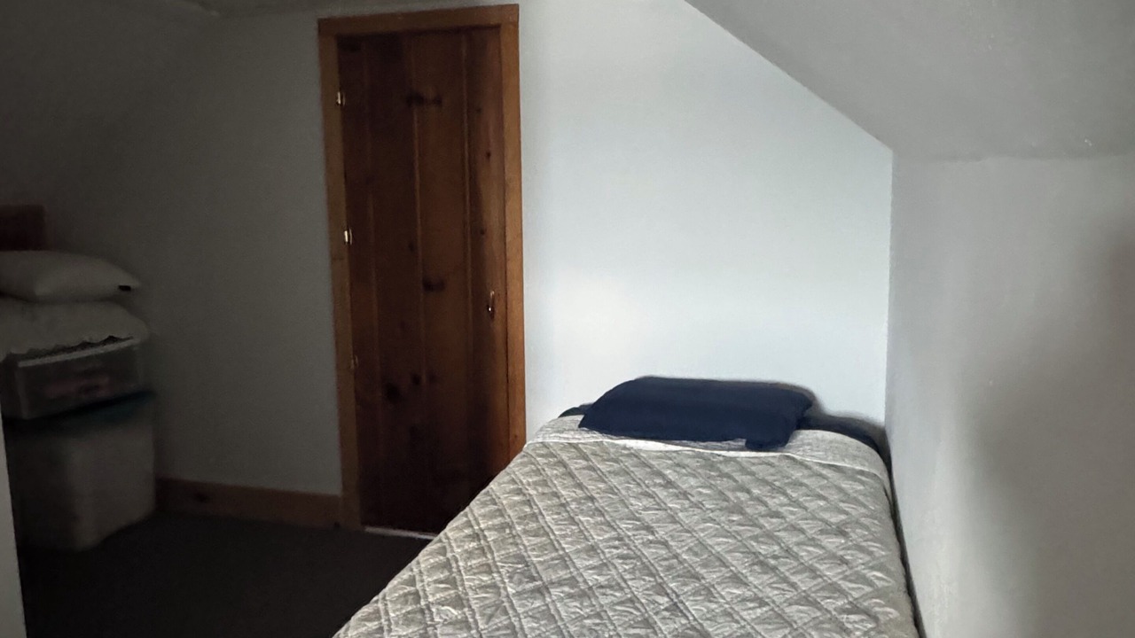 Photo of Bedroom in Lee