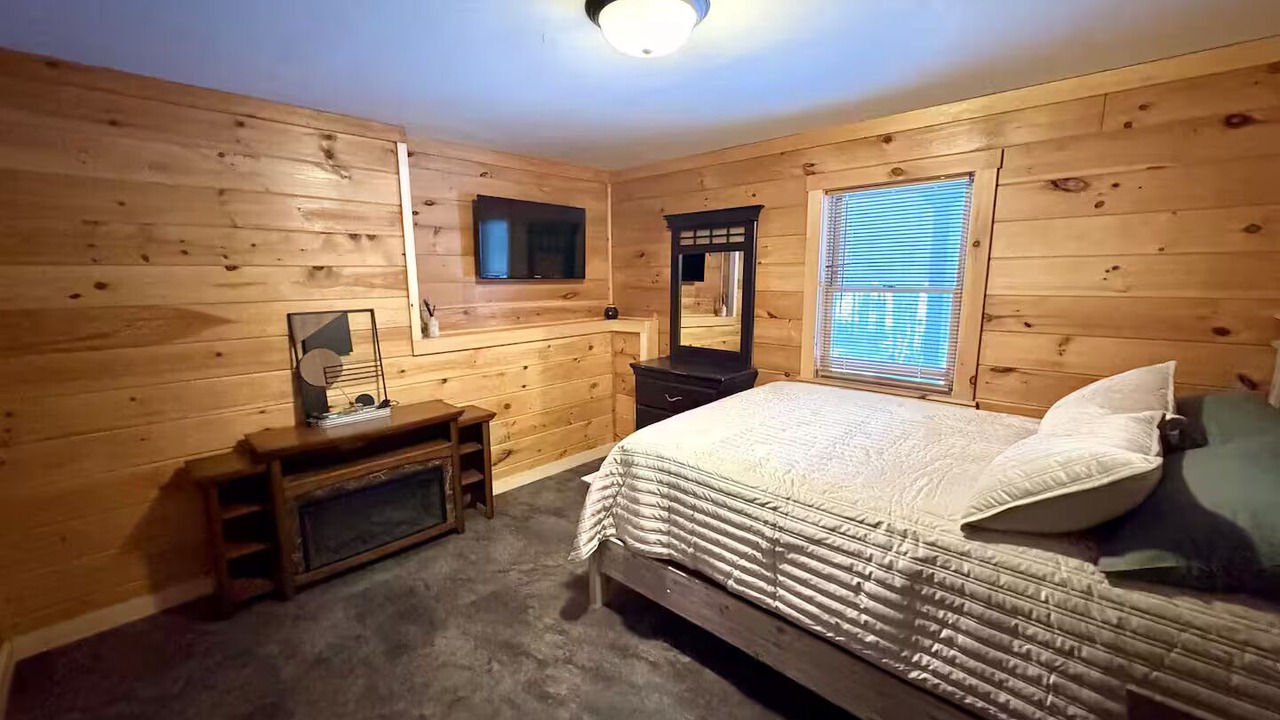 Photo of Bedroom in Baileyville