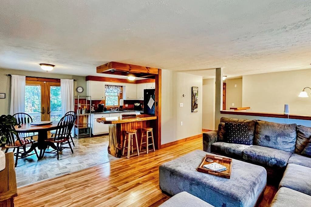 Photo of Livingroom in Bethel