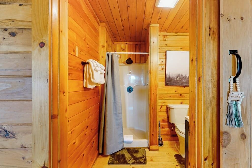 Photo of Bathroom in Glover