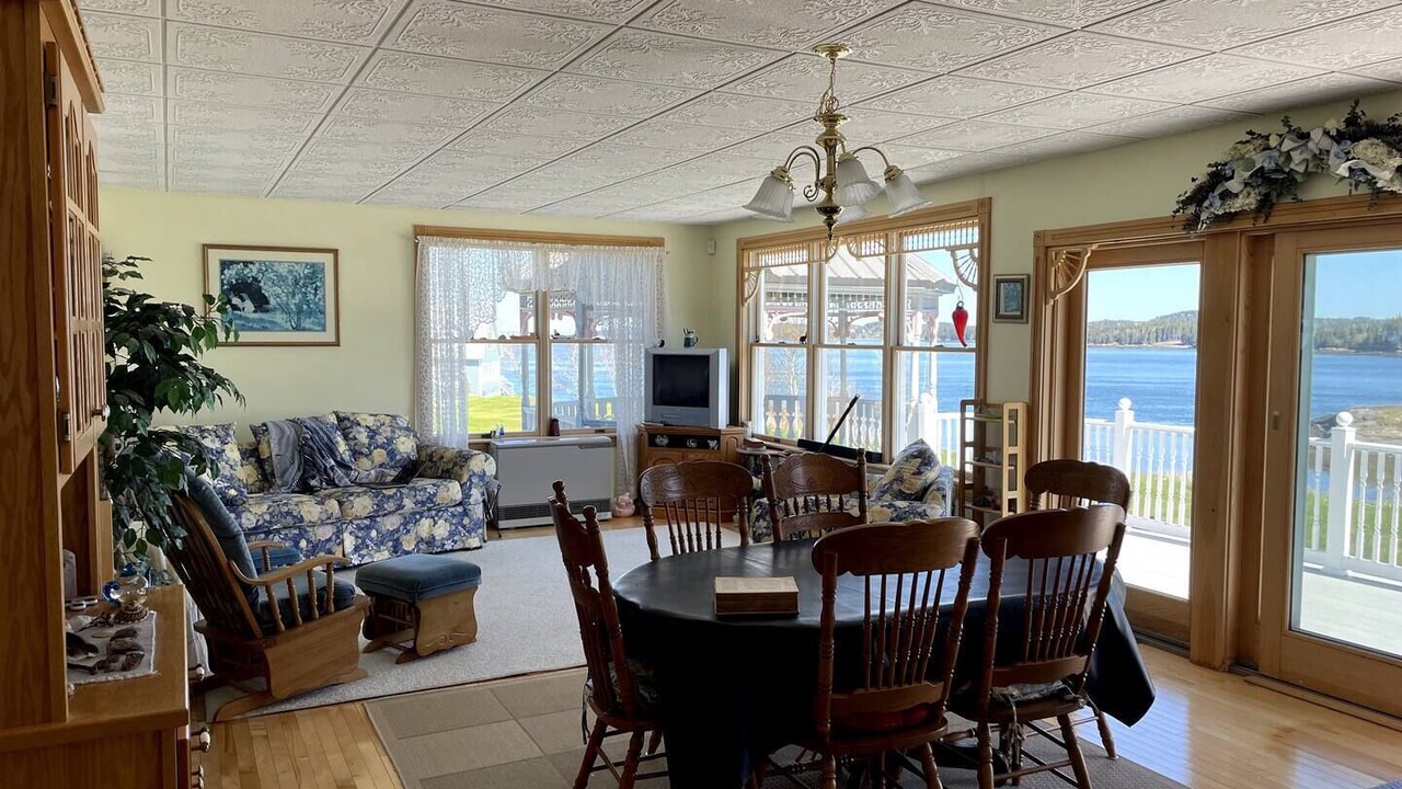 Photo of Livingroom in Eastport