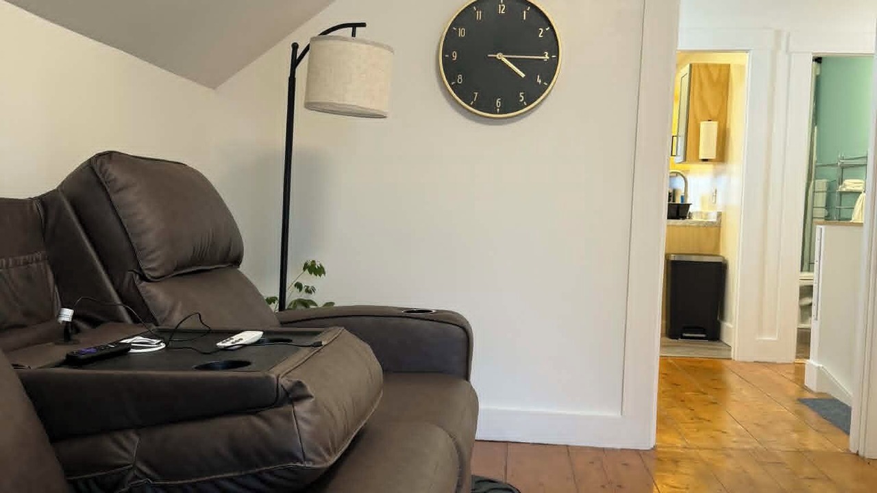Photo of Livingroom in Lowell