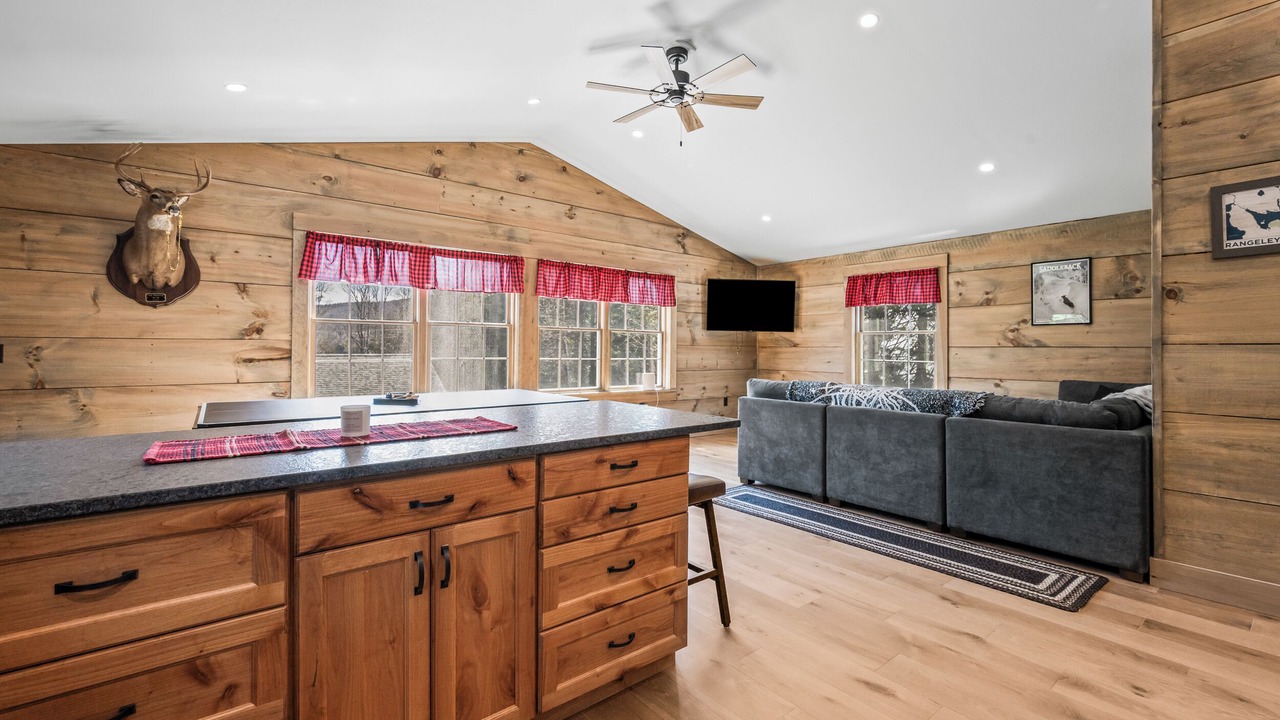 Photo of Bedroom in Oquossoc