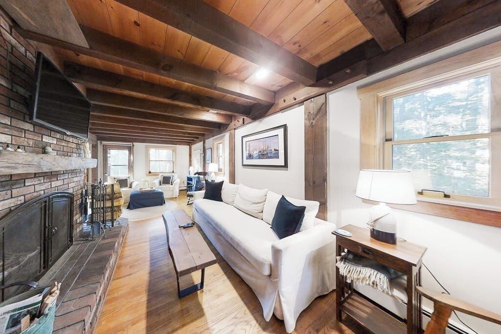 Photo of Livingroom in Bayville