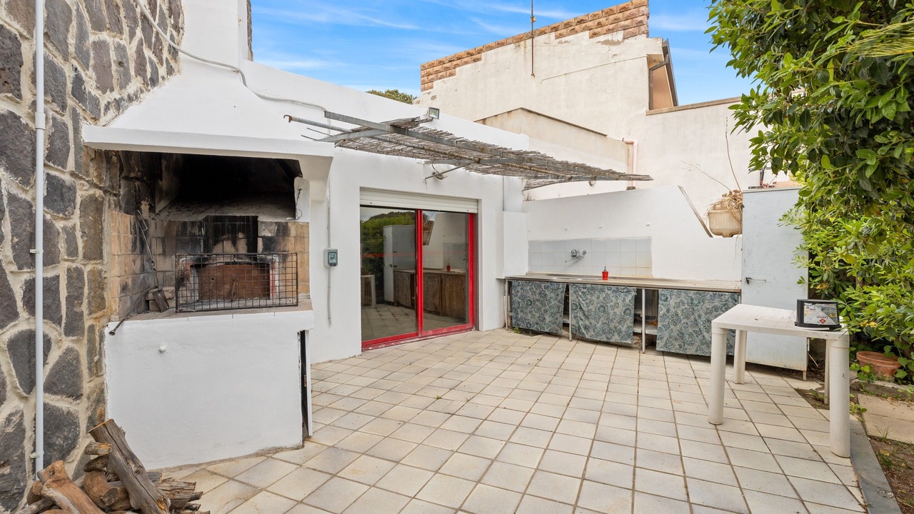 Photo of Patio Balcony in Magomadas