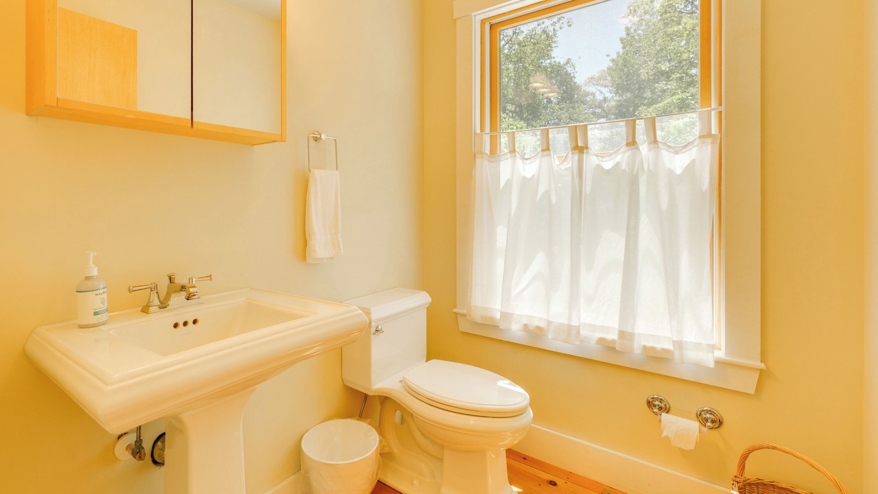 Photo of Bathroom in Round Pond