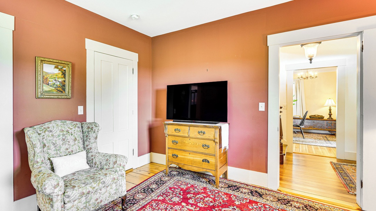 Photo of Livingroom in Lyndon Center