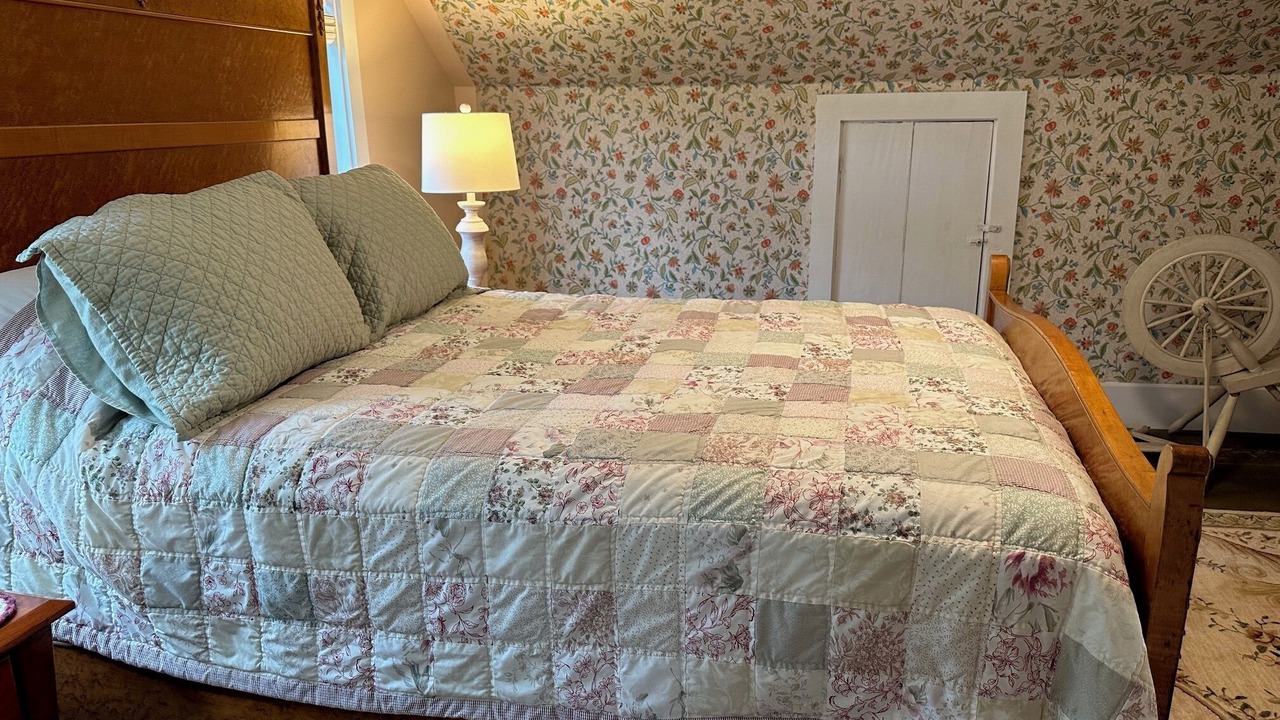 Photo of Bedroom in Mid-Coast and Islands