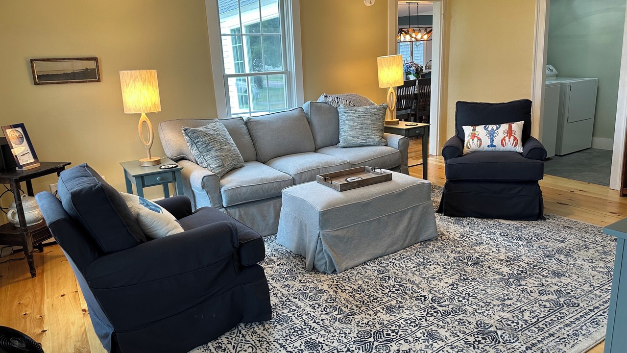 Photo of Livingroom in Mid-Coast and Islands