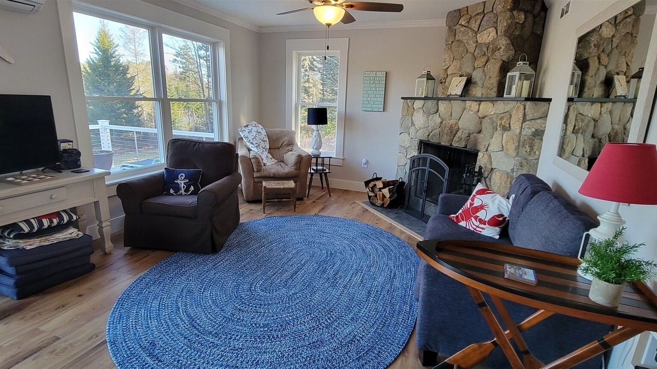 Photo of Livingroom in Pemaquid