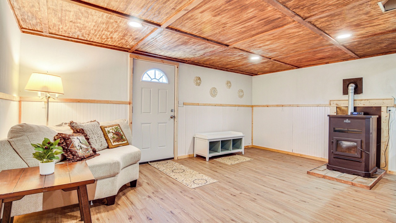 Photo of Livingroom in East Dixfield