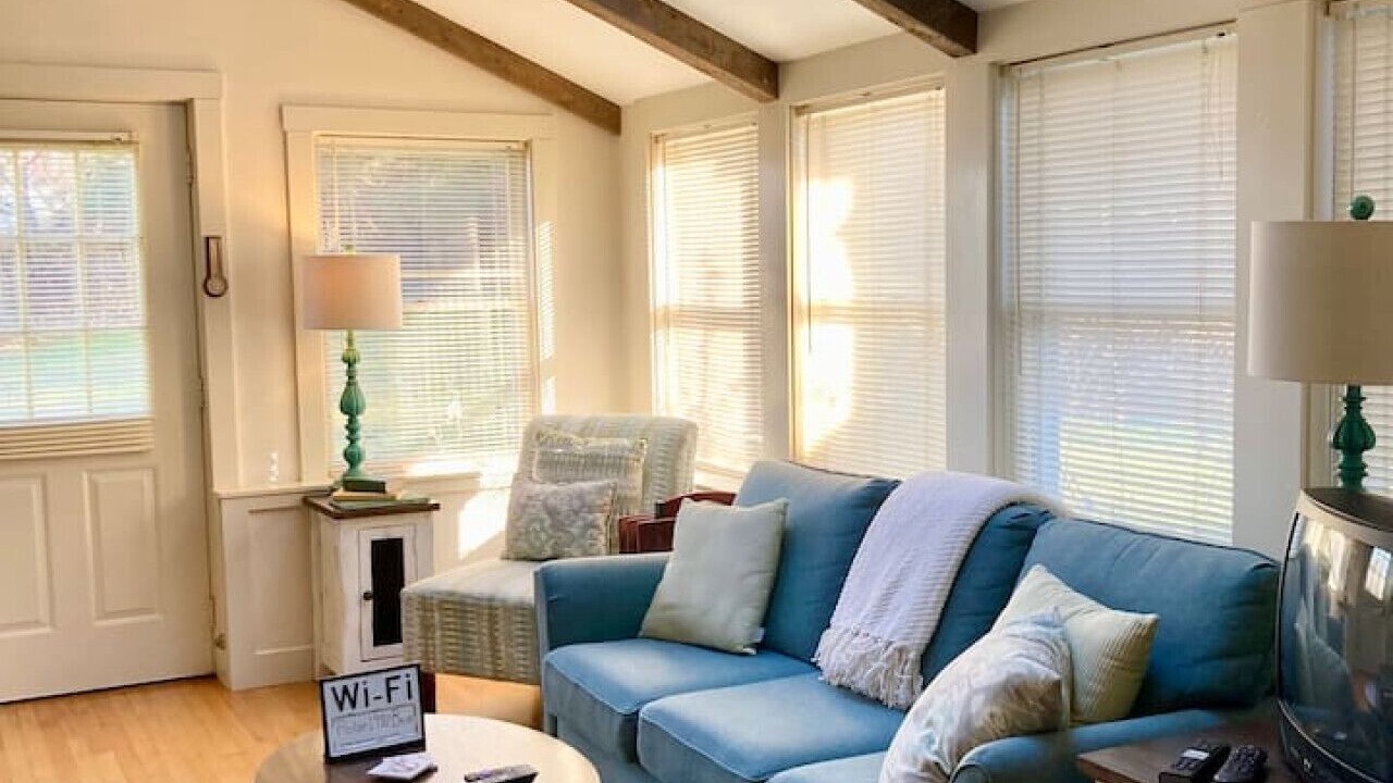Photo of Livingroom in Mid-Coast and Islands