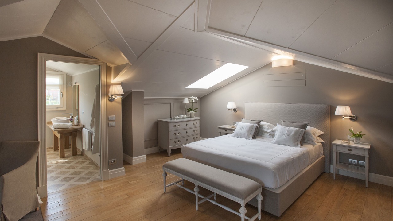 Photo of Bedroom in Castiglione Falletto