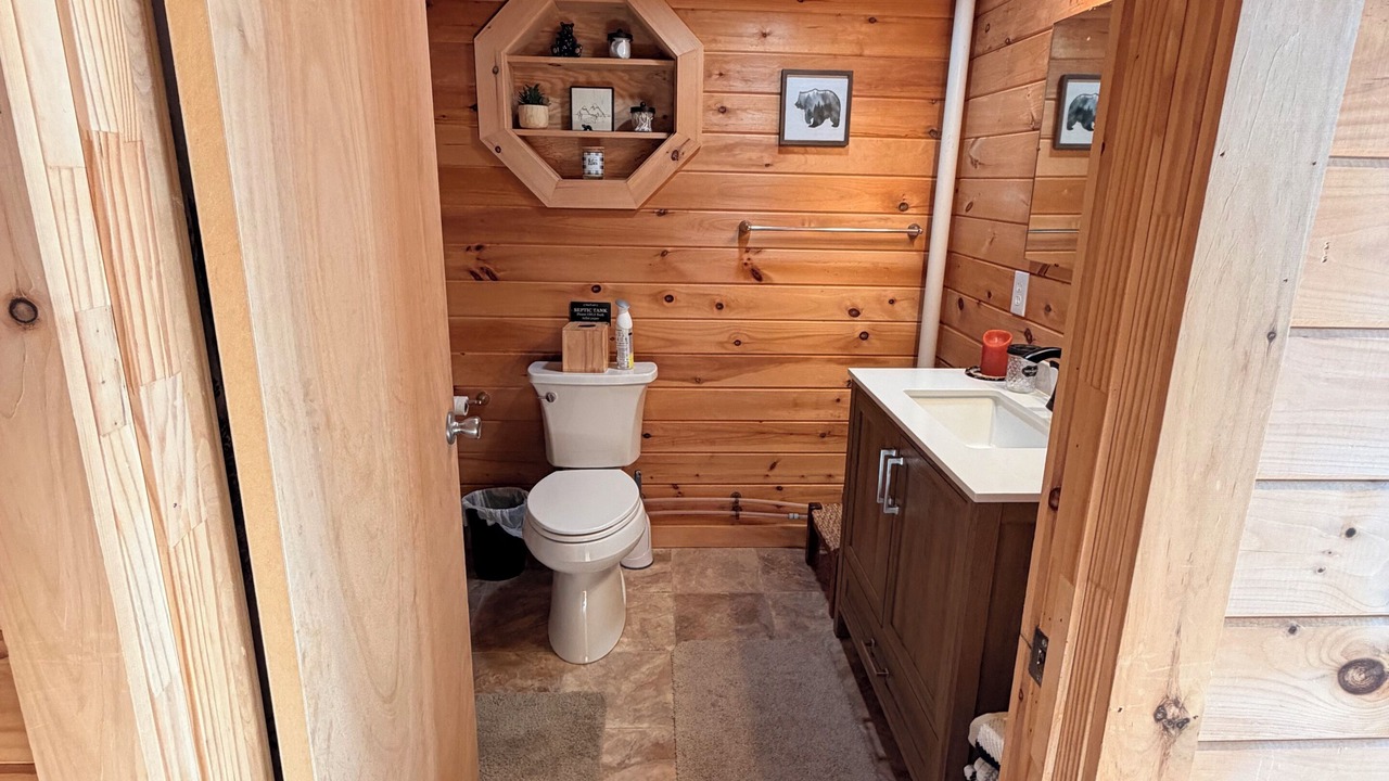 Photo of Bathroom in Errol