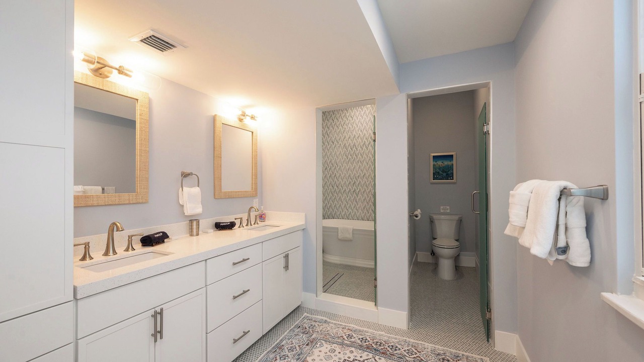 Photo of Bathroom in Historic Seaport