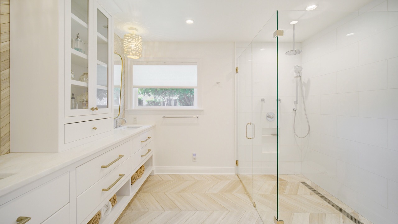 Photo of Bathroom in Avalon Beach Estates