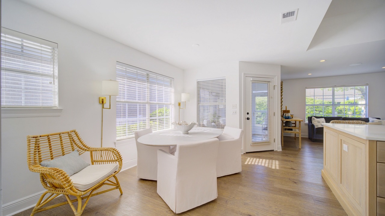 Photo of Others in Avalon Beach Estates