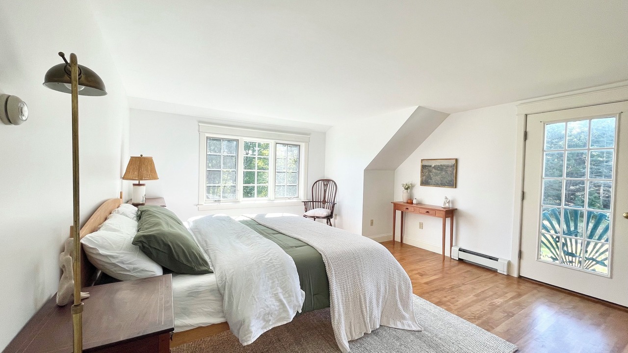 Photo of Bedroom in Mid-Coast and Islands