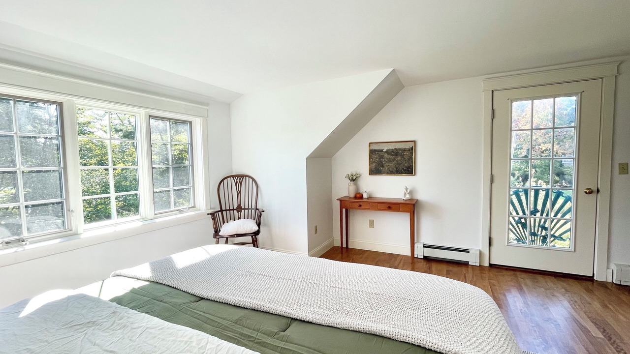 Photo of Bedroom in Mid-Coast and Islands