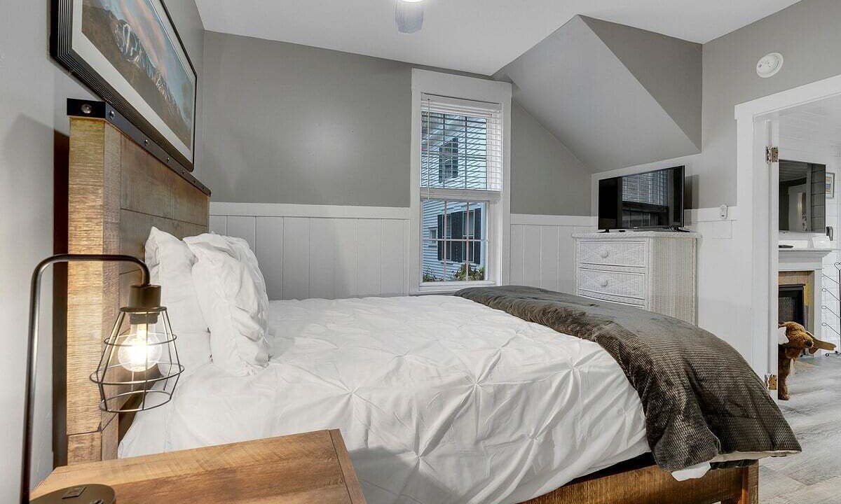 Photo of Bedroom in Bethel