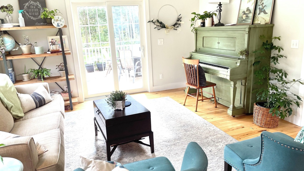 Photo of Livingroom in Hampton Falls