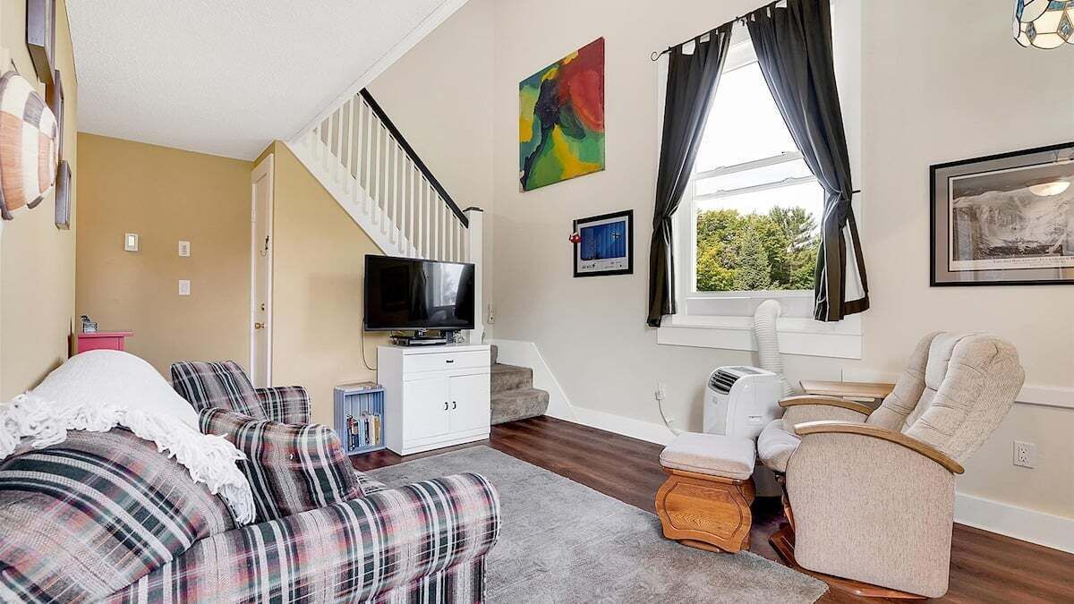 Photo of Livingroom in Bethel