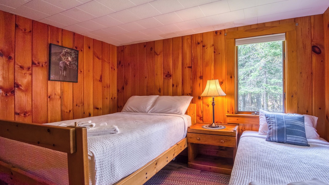 Photo of Bedroom in Oquossoc