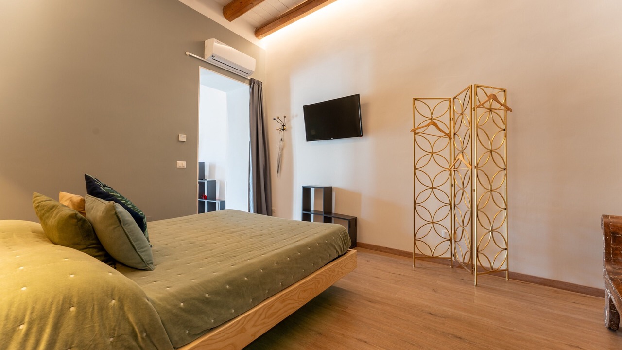 Photo of Bedroom in Historic Castle District