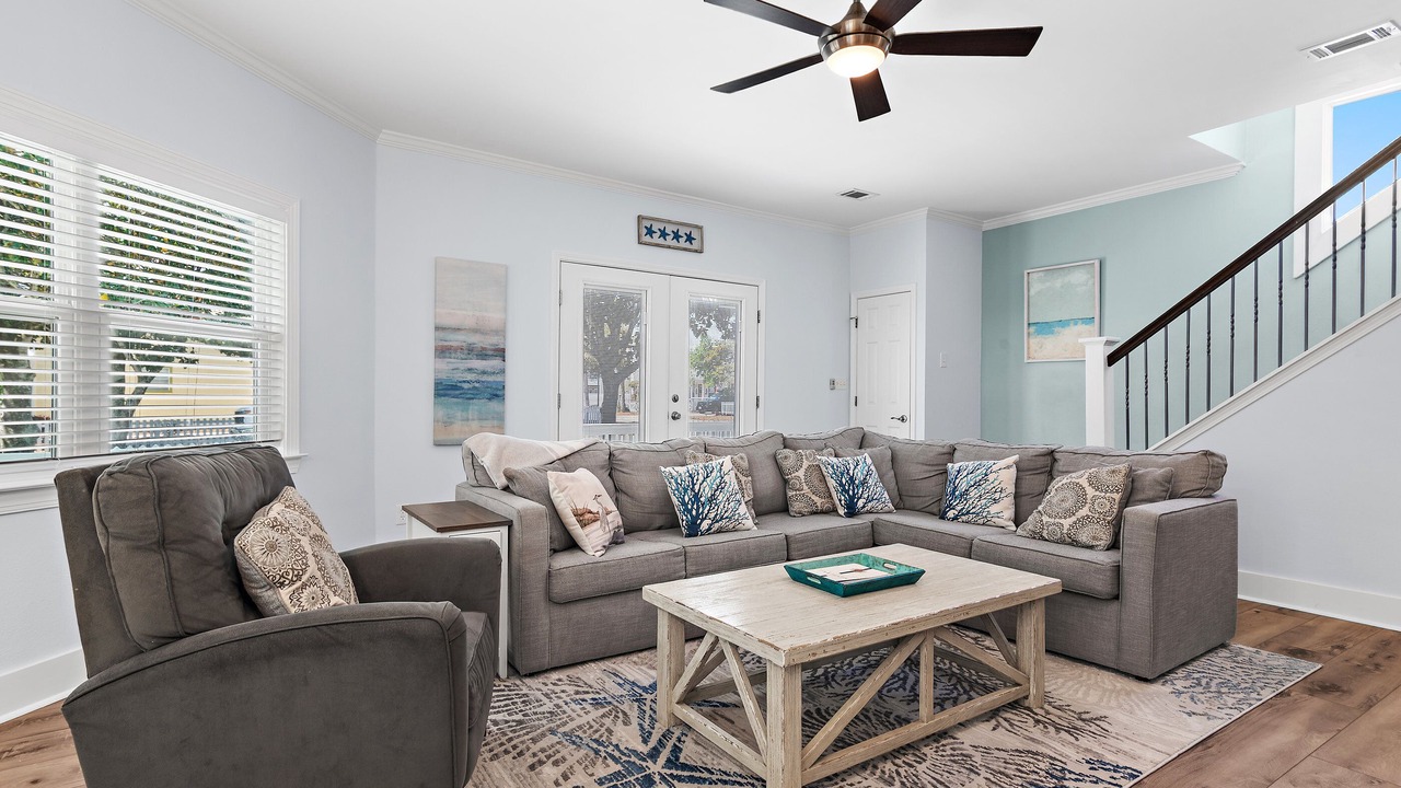 Photo of Livingroom in Clipper Cove