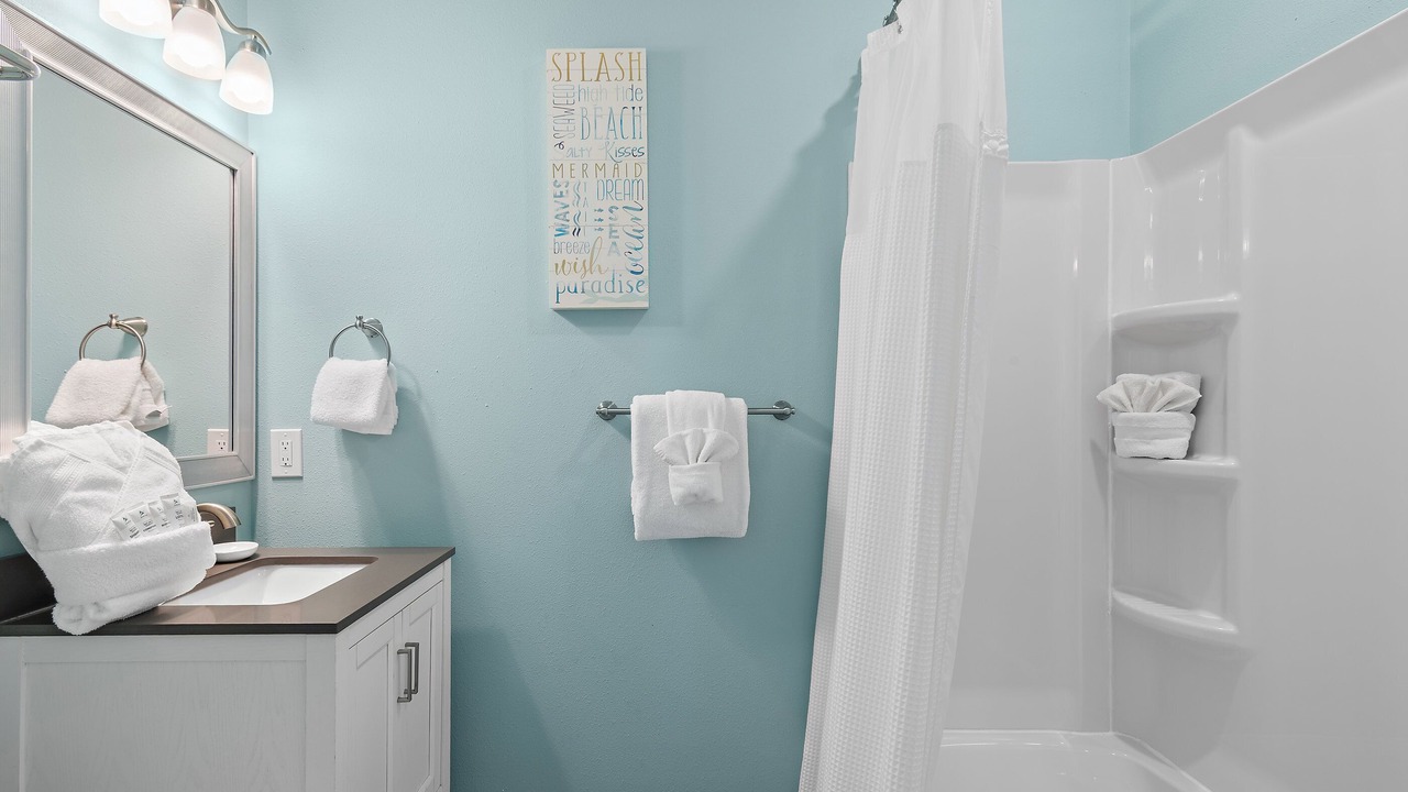 Photo of Bathroom in Clipper Cove