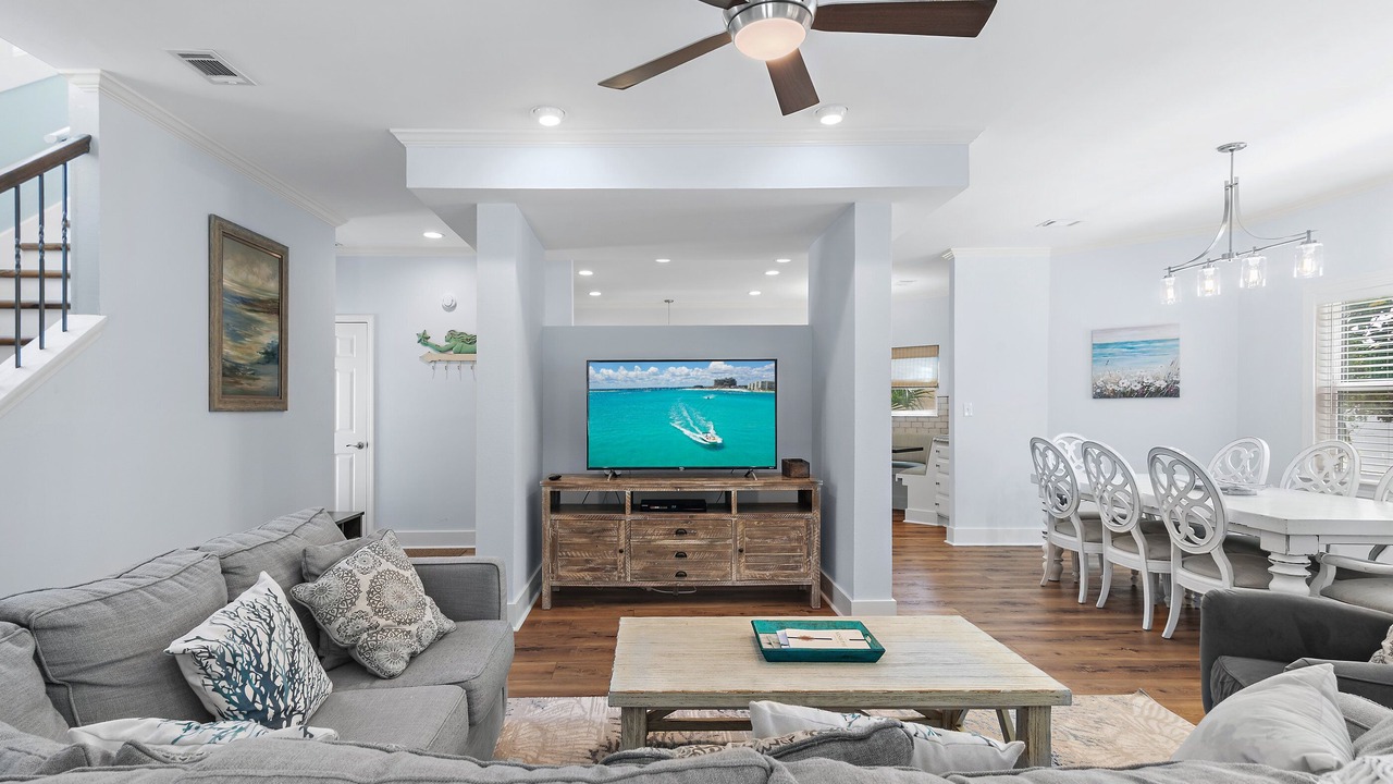 Photo of Livingroom in Clipper Cove