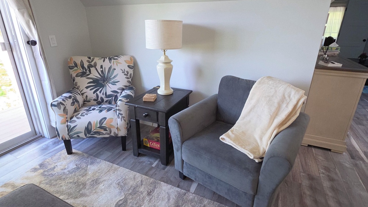 Photo of Livingroom in Round Pond