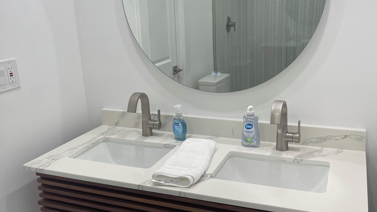 Photo of Bathroom in Cross Key Waterways