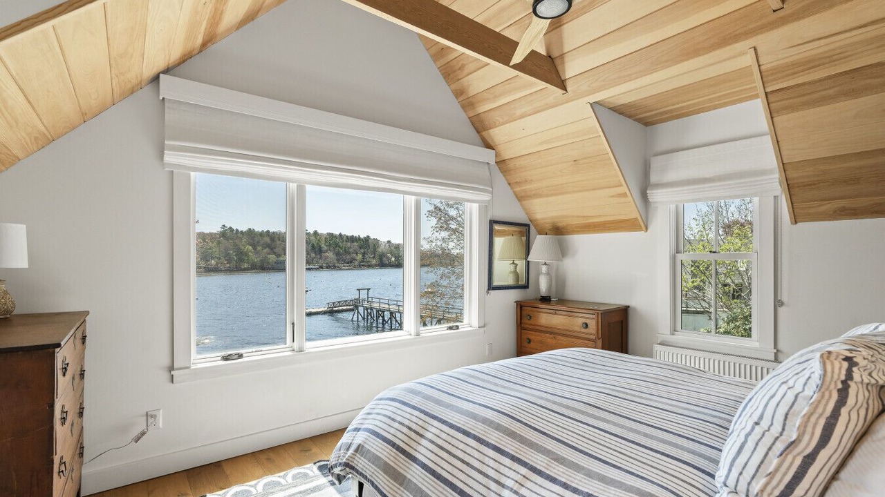 Photo of Bedroom in Bayville