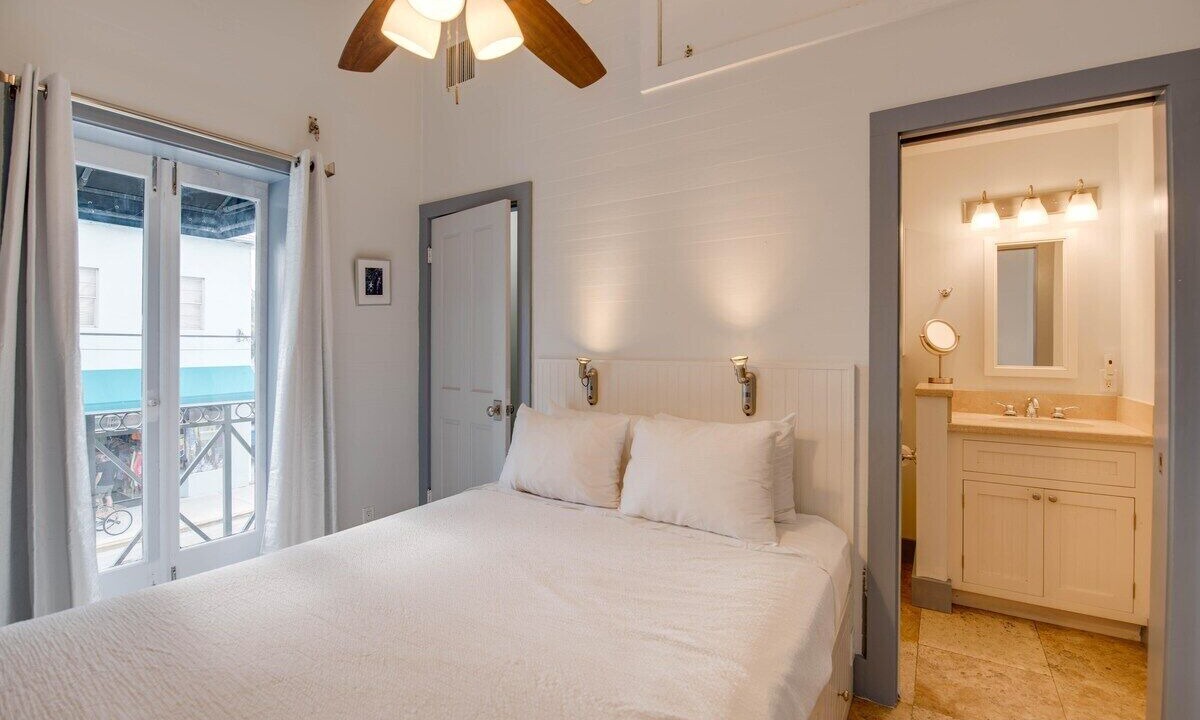 Photo of Bedroom in Uptown - Upper Duval