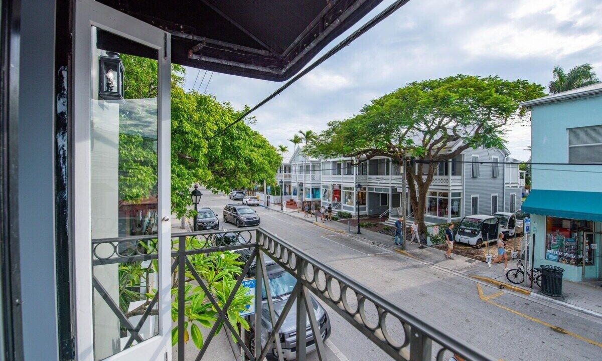 Photo of Outdoor in Uptown - Upper Duval