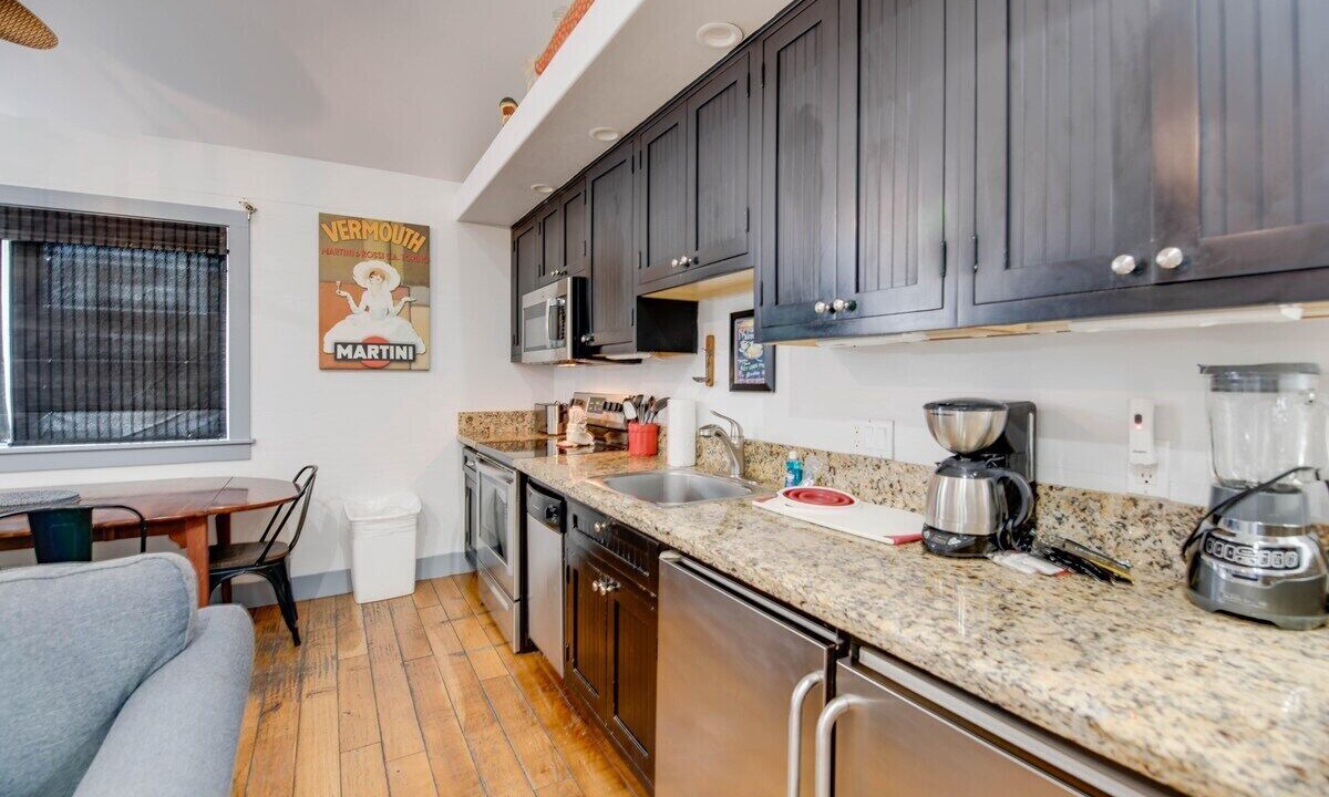 Photo of Kitchen in Uptown - Upper Duval