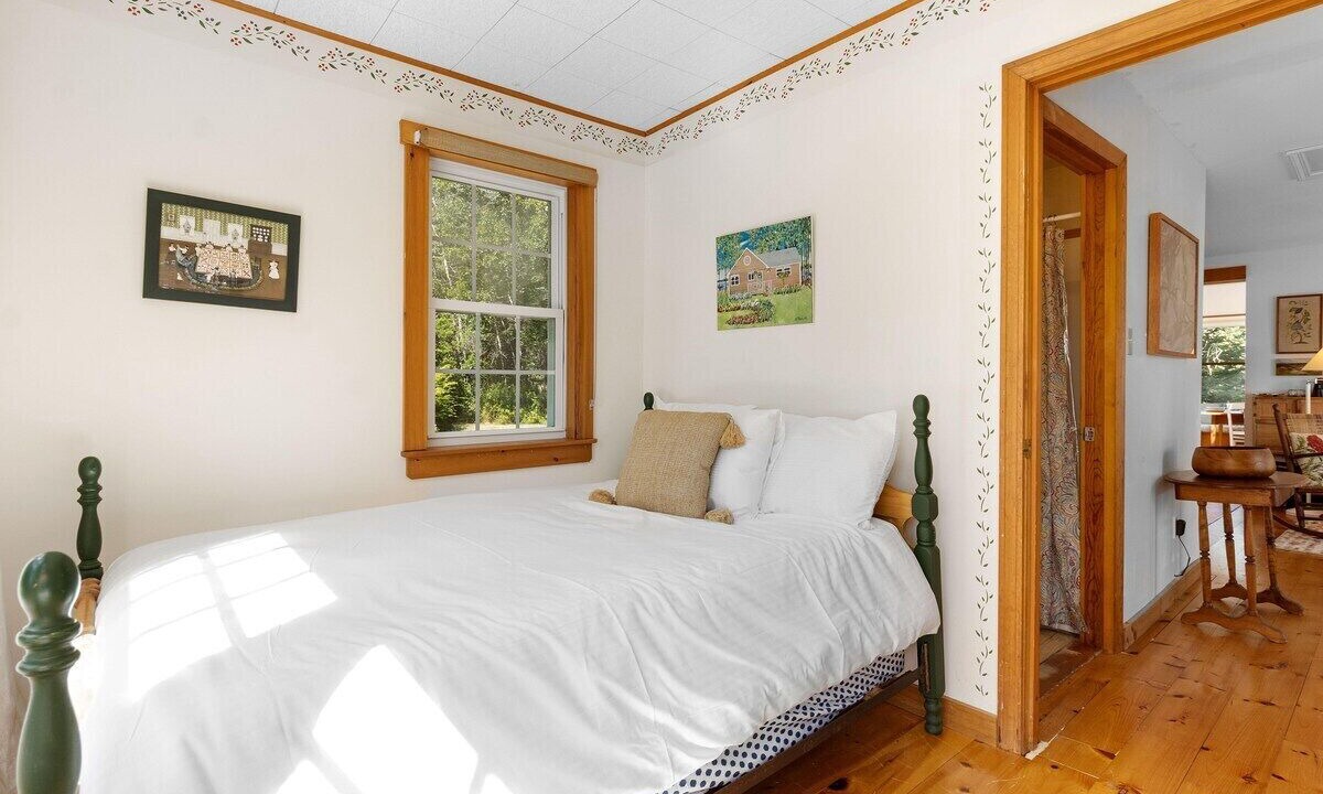 Photo of Bedroom in Waldoboro