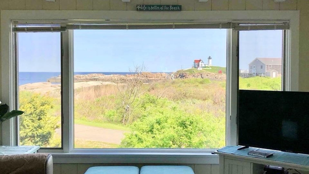 Photo of Livingroom in York Beach